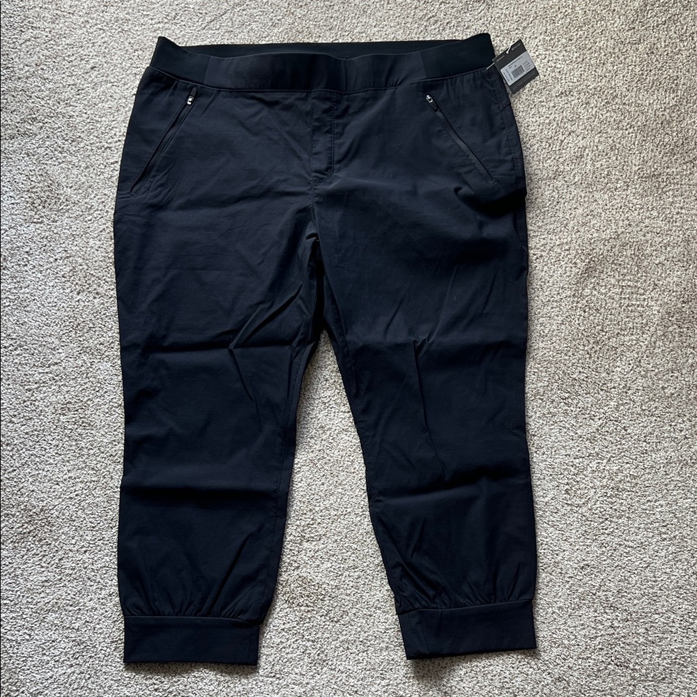 Eddie Bauer Black Cropped Joggers